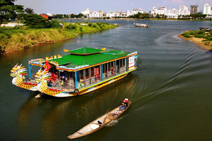 Vietnam Holiday Packages-Hue cruise